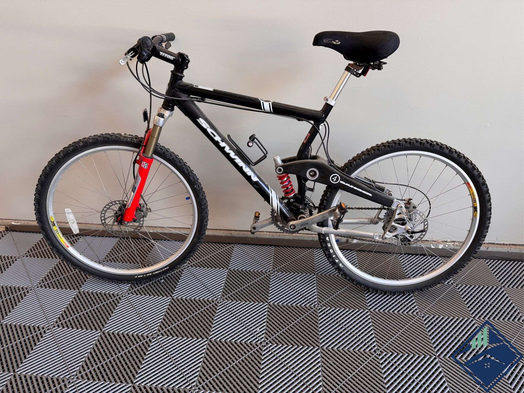 Schwinn 4 Banger Titec Mountain Bike - Estate Details