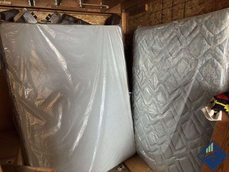 Sealy Posturepedic Mattress and Boxspring