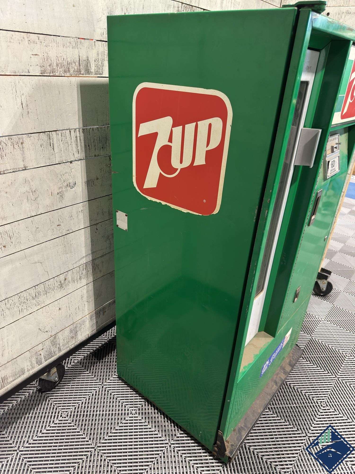 ７ＵＰ　ヴィンテージバンク Vintage 7UP Vending Machine *No Key* - Estate Details