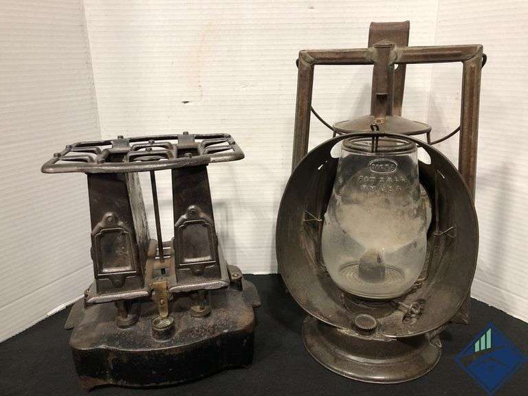 Vintage Dietz Fit Zal Railroad Lantern on Stand