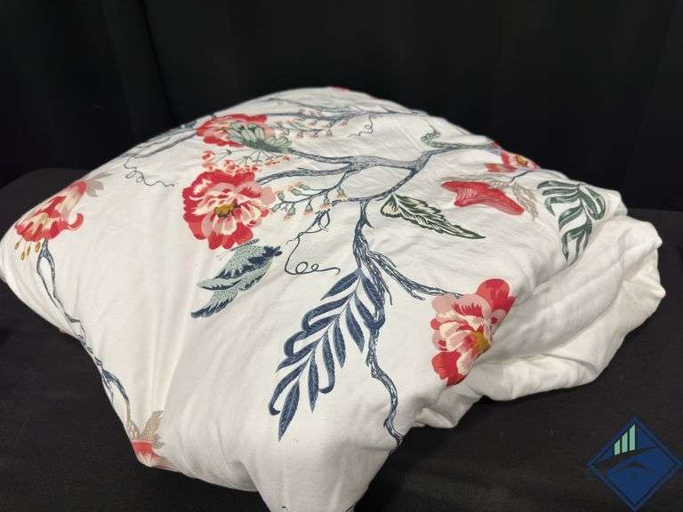 Full Sized Comforter, Full Flat Sheet, and Pillow Cases