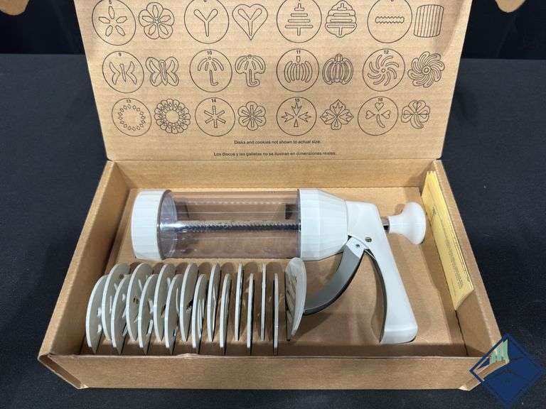 Pampered Chef Cookie Press, Yule Log Cake Mold, and Cook Books
