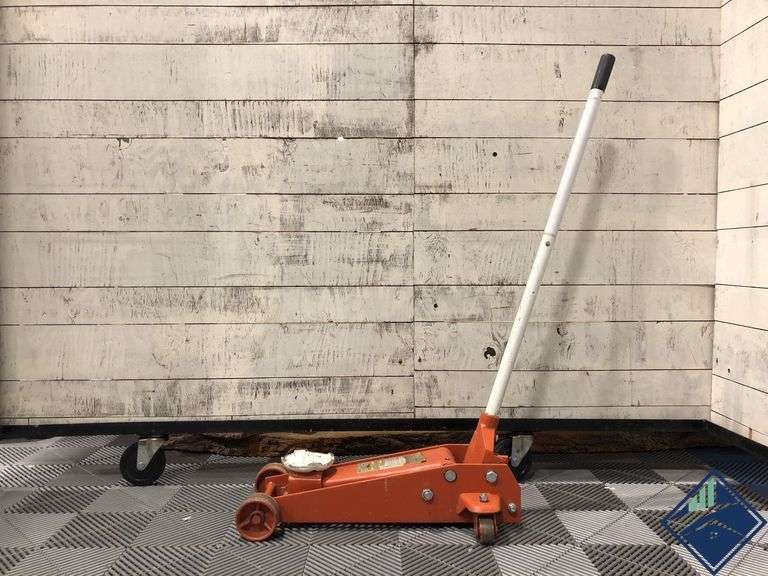Central Hydraulics 3 Ton Floor Jack