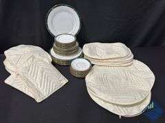 Lenox Plate Set with Plate Covers