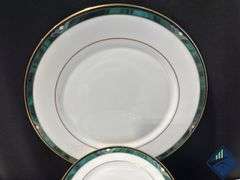 Lenox Plate Set with Plate Covers