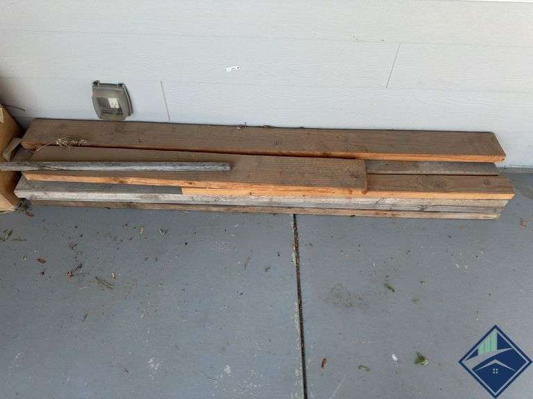2x4s & Scrap Wood