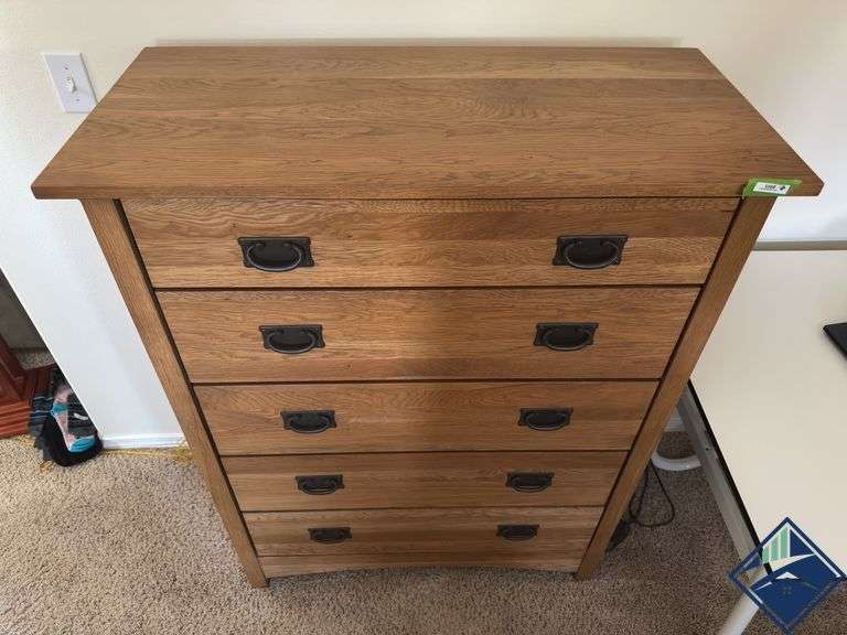 Castle Mfg. Wood Dresser