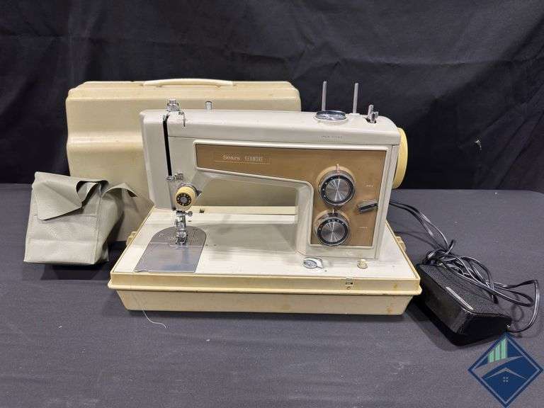 Kenmore Sewing Machine Zigzag 158 13200 with Case