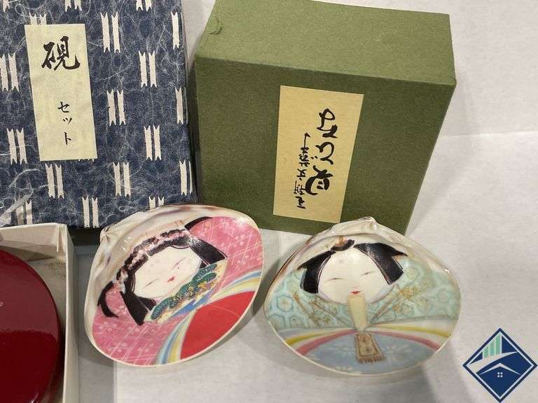 Japanese Calligraphy Sets, Painted Shells, etc.