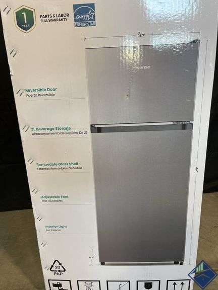 Hisense 4.4 cu ft Mini Fridge - Retail: $ 149.99 - Retail: $ 149.99