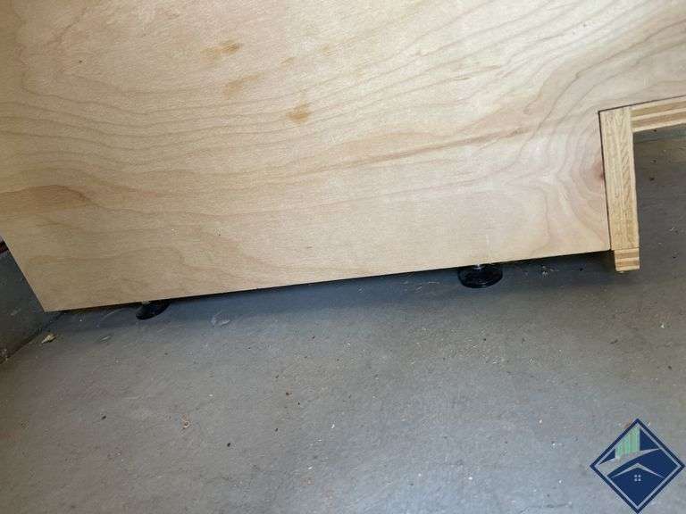 8 Drawer Workbench