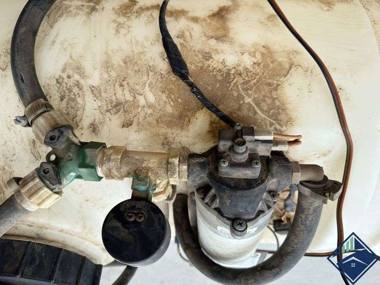 25 Gallon Pull-Behind Sprayer
