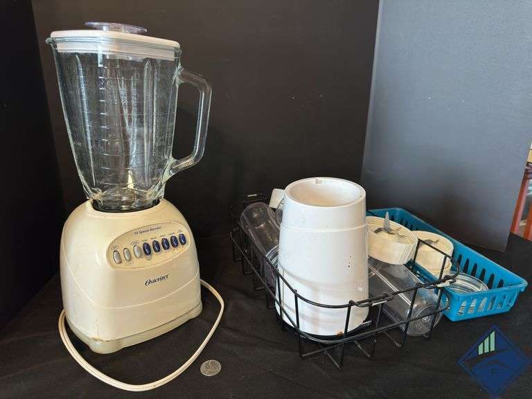 Osterizer Blender and Tribest Small Blender