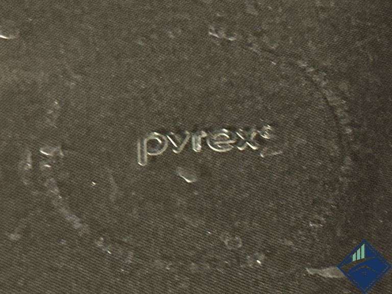 Pyrex Pie Dishes and Bowl & Cordon Bleu Ramekins