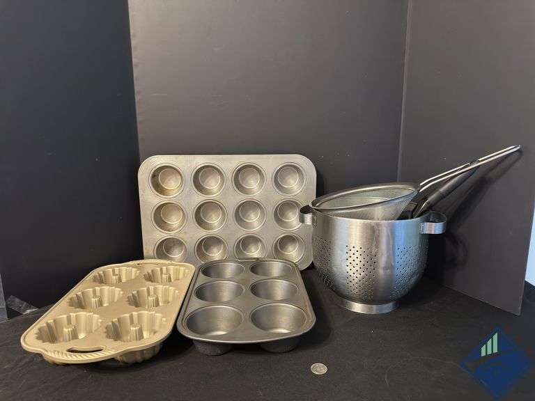 Muffin Tins, Strainer & Sifters