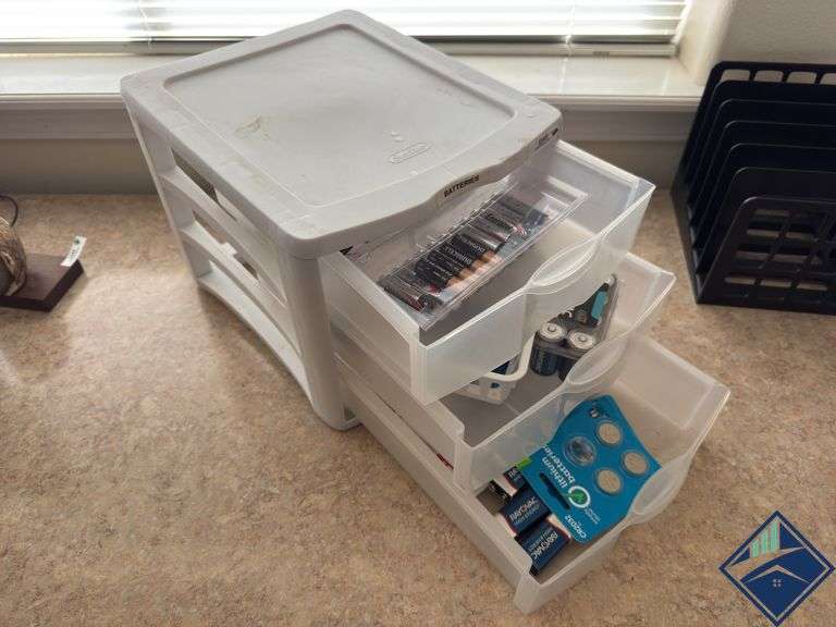 Plastic Organizers with Batteries