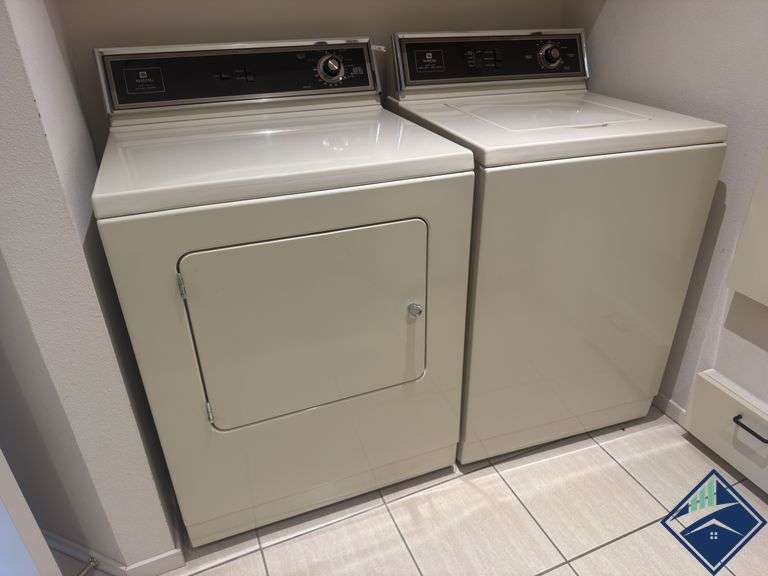 Maytag Washer & Dryer Set *Buyer Must Un-Hook*