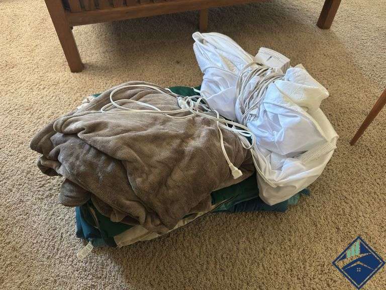 Heated Throw & Other Blankets