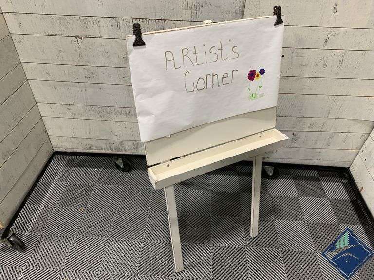 Wooden “Artist’s Corner” Easel