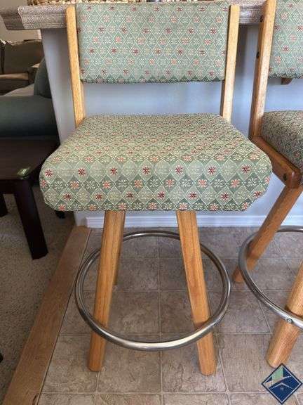 Cushioned Swivel Barstool