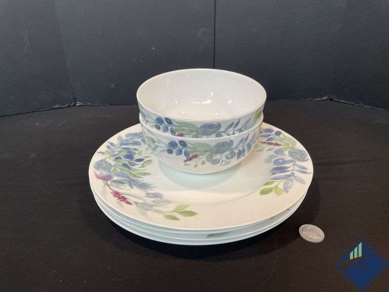 Mikasa Violetta 16pc - Retail: $ 97.99