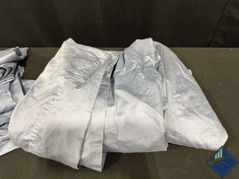 Kirkland 680 Sheet Queen Size Pillow Cases & Flat Sheet