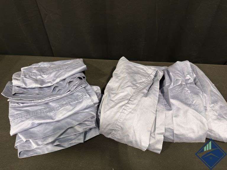 Kirkland 680 Sheet Queen Size Pillow Cases & Flat Sheet