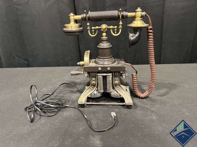 Eiffel Tower Telephone Reproduction
