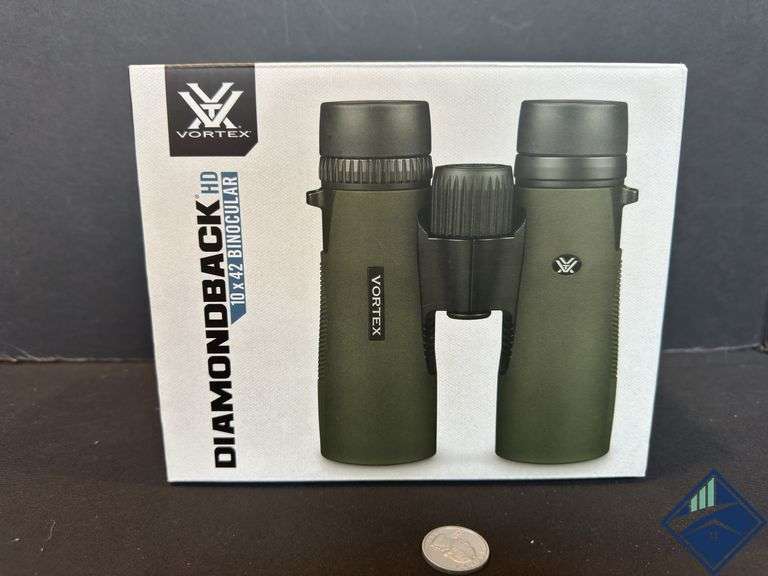 Vortex 10x42 Diamondback Roof Prism Binoculars with Glasspak Harness Case and Accessory Bundle in Gr