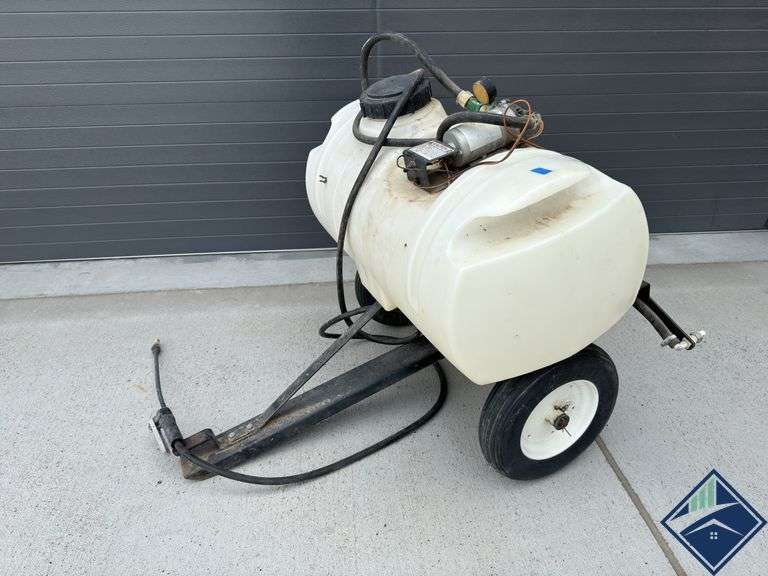 25 Gallon Pull-Behind Sprayer