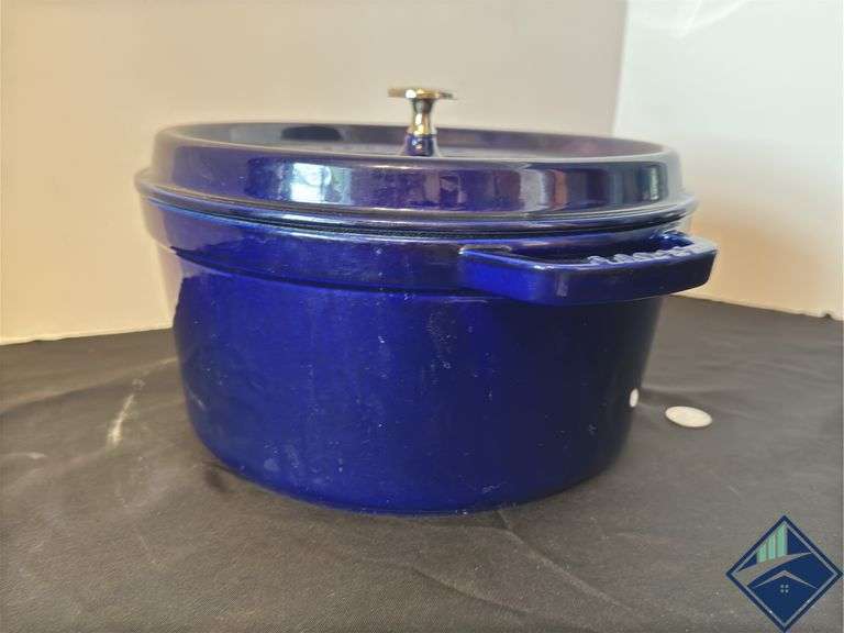 Staub Cast Iron/Enamel Dutch Oven