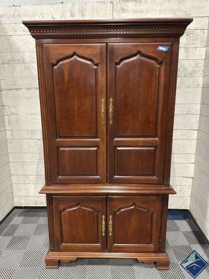 Wooden Entertainment Stand with Shelves