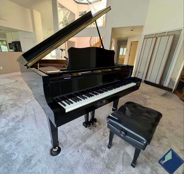 Yamaha Baby Grand Polished Ebony Piano - 1989 Circa - Appraised for $15,000 - $18,000
