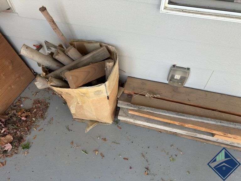 2x4s & Scrap Wood