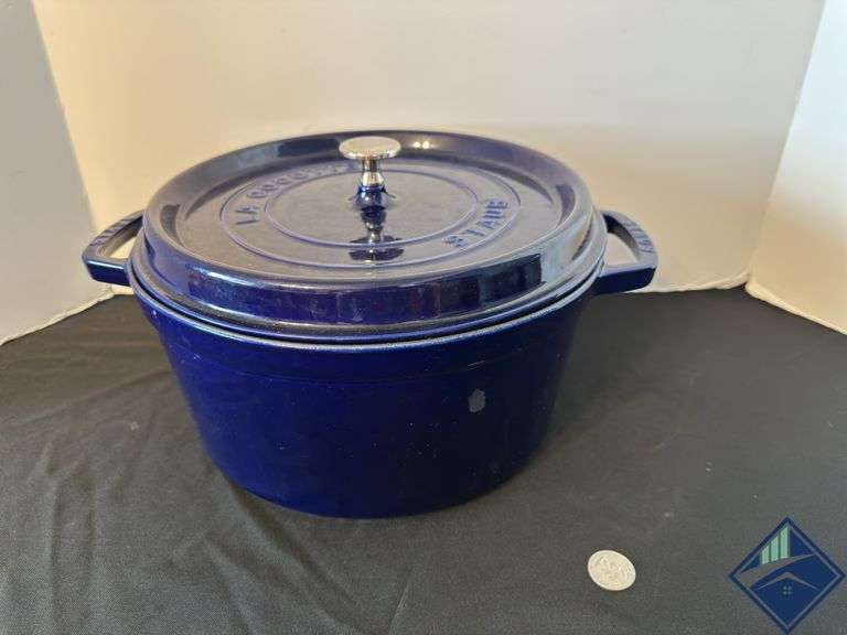 Staub Cast Iron/Enamel Dutch Oven