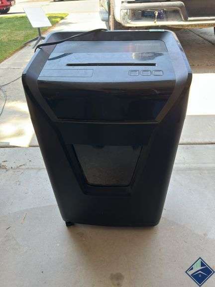 Staples Professional Series Shredder