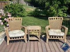 Outdoor Woven Chairs with Side Table