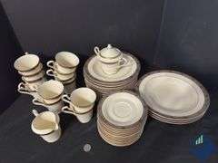 Mikasa China 11 Setting Dinner Set