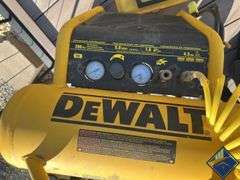 DeWalt 4.5 Gallon Air Compressor with Air Tools