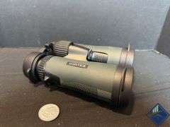 Vortex 10x42 Diamondback Roof Prism Binoculars with Glasspak Harness Case and Accessory Bundle in Gr