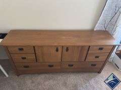Castle Mfg. Wood Dresser & Stand