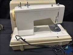 Kenmore Sewing Machine Zigzag 158 13200 with Case