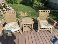 Outdoor Woven Chairs with Side Table