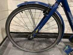 Jamis Commuter 3 Bike
