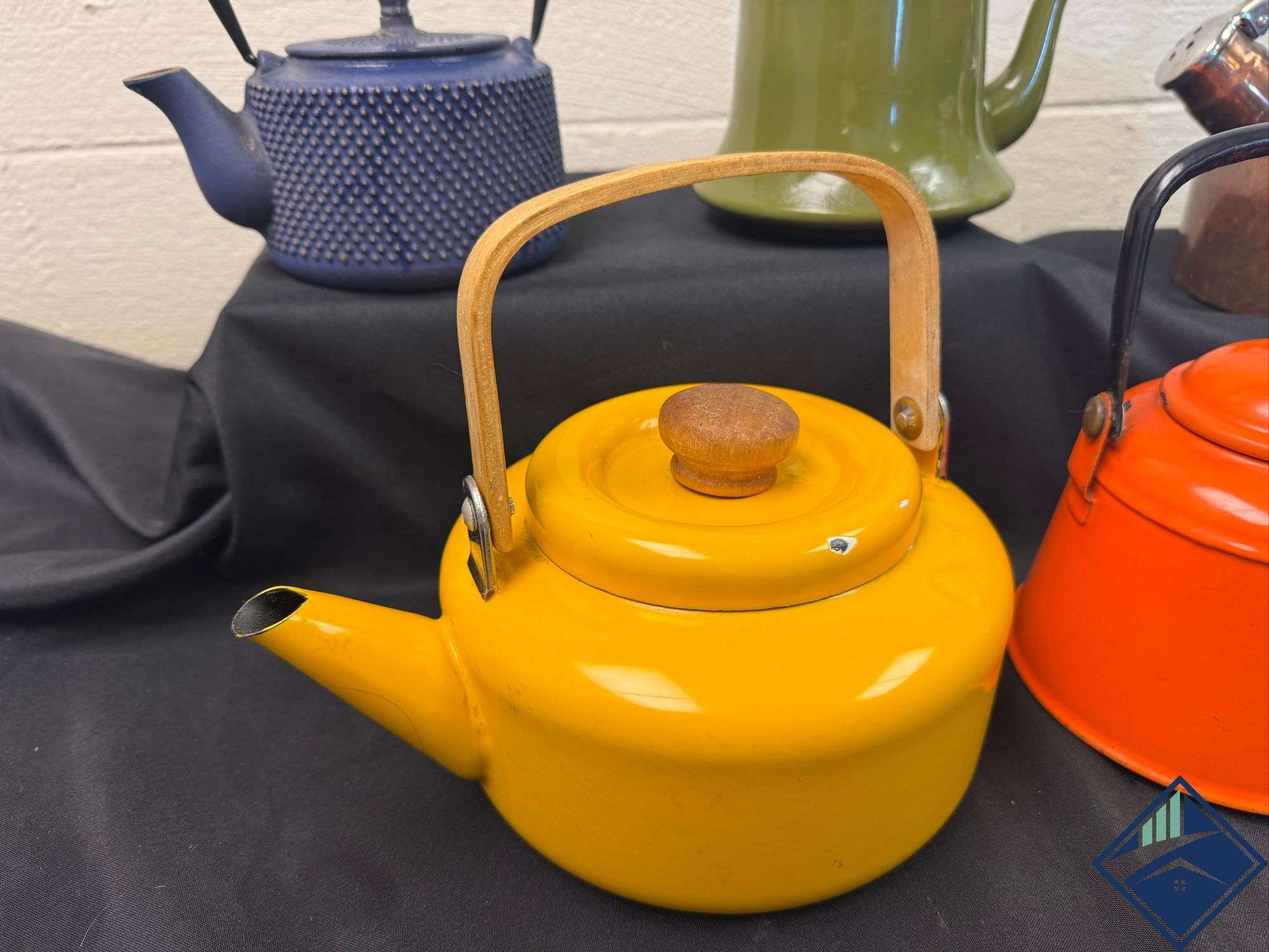 送料無料　★極希少★ 明治時代 相馬焼　手捻り茶碗 建水 木箱付　茶道具 Amazon.co.jp: 極 明治時代 相馬焼 手捻り茶碗 建水 木箱付