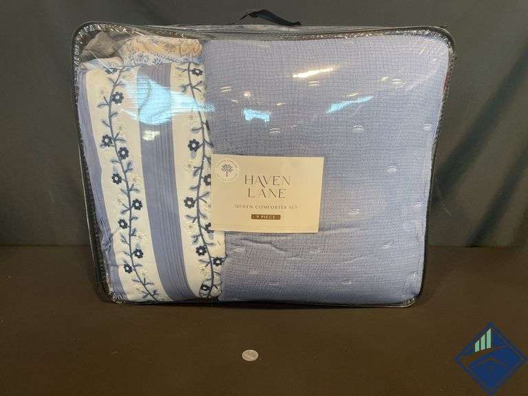 Haven Lane Queen Comfort 9 Piece Set - Like New