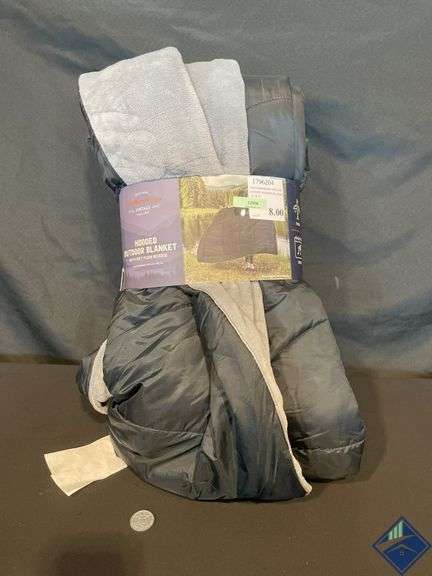 Weatherproof Vintage Summit Hooded Blanket ( 54” x 72”   - Like New Weatherproof Vintage Summit Hood