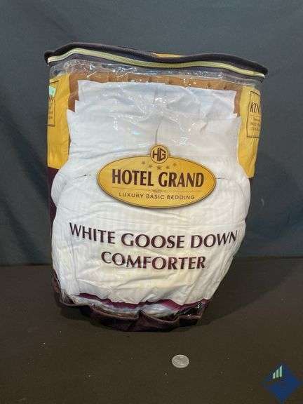 Hotel Grand Luxury 650 Fill Power Down Comforter King Size 108x98 - Retail: $ 119.99   - Like New - 