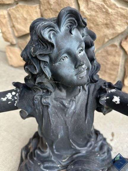 Sitting Lady Statue