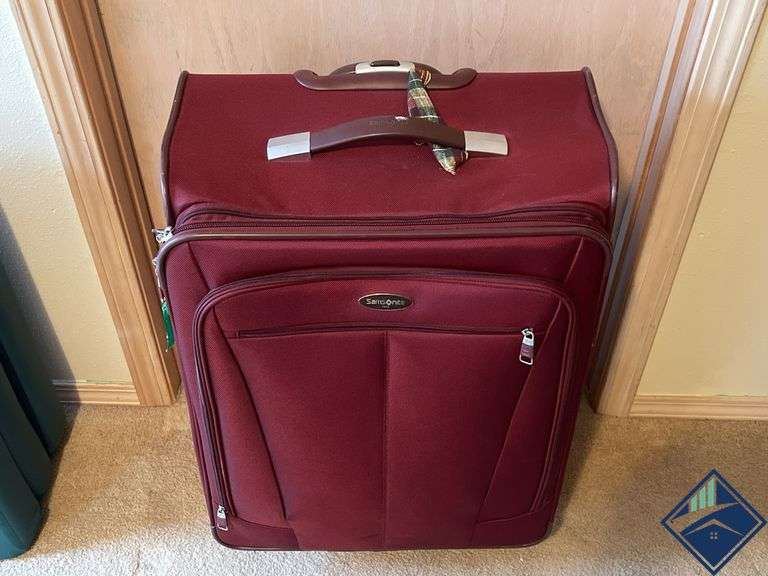 Samsonite 1910 Large Expandable Suitcase